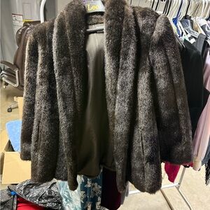 Gorgeous Vintage Women's Brown Faux Fur Coat